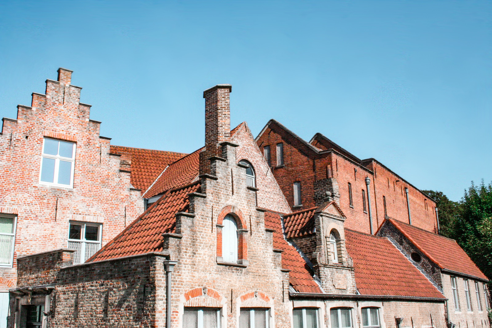 Brugge Rooftops —— 2018